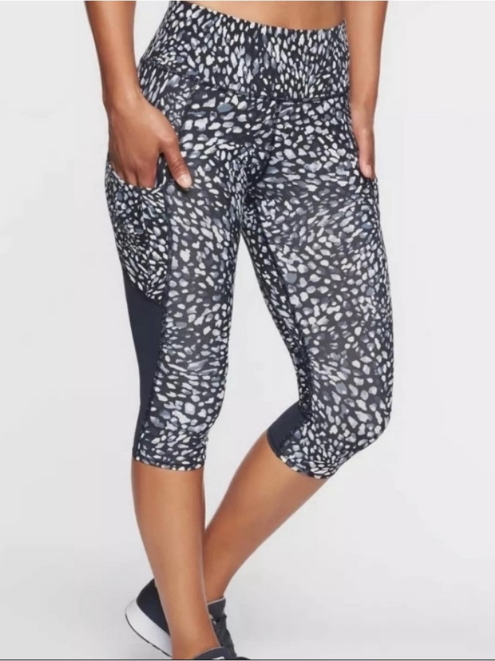 Athleta Spotty Up For Anything Crop Leggings XL - Picture 1 of 7